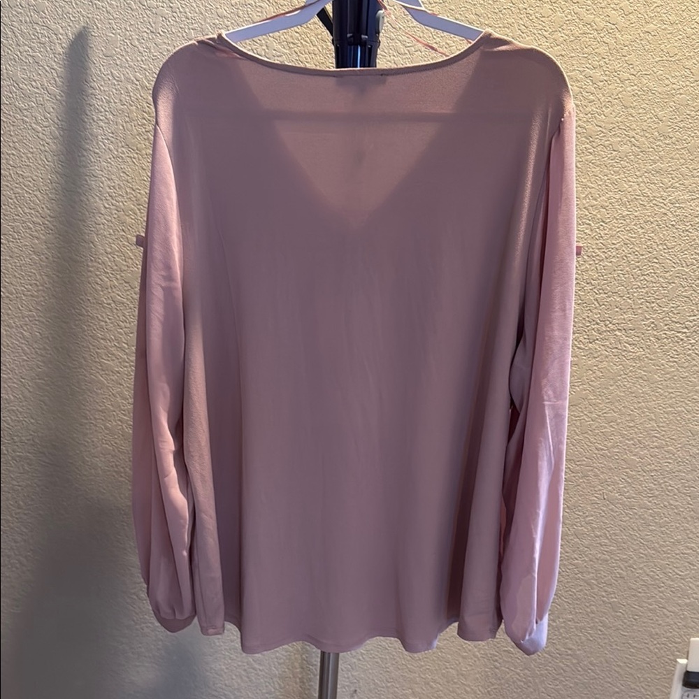 Adrianna Papell NWT pink v-neck long sleeve blouse. Size 2X - Picture 5 of 6